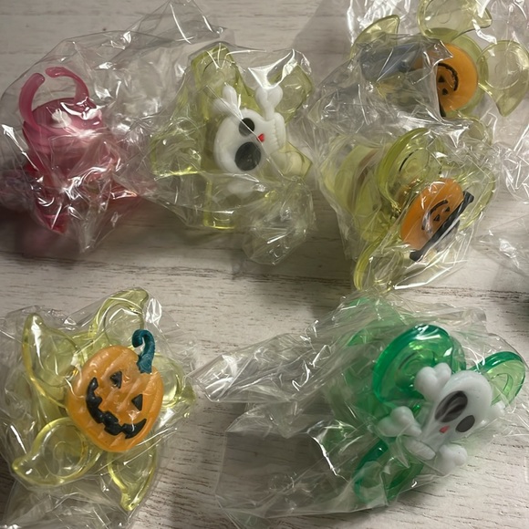 NWOT 8pc Fun light up rings - Picture 6 of 9